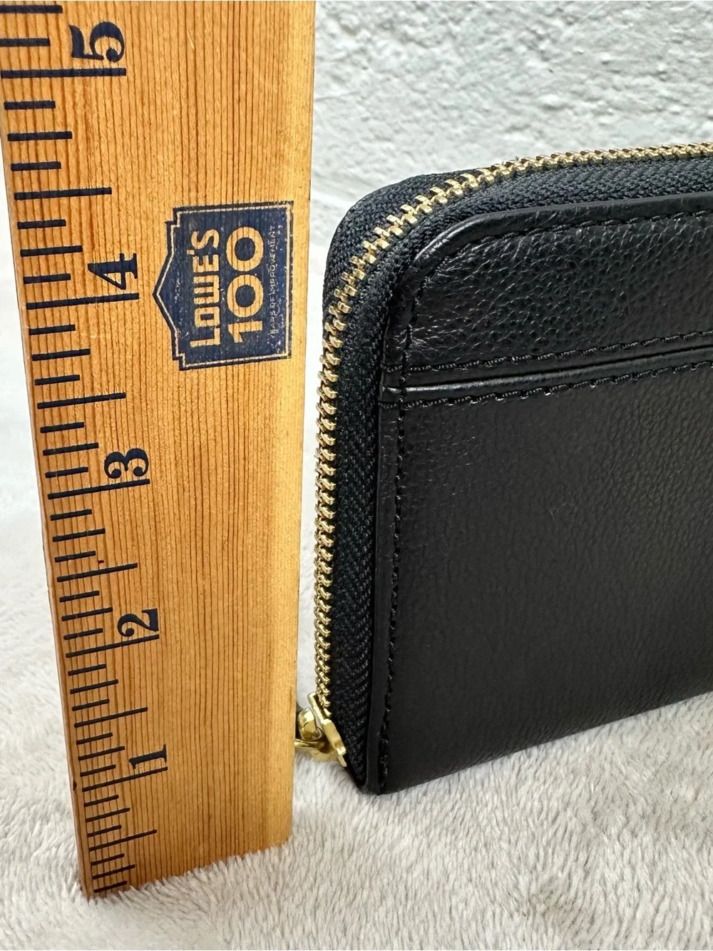 Fossil Black Cowhide Leather Zip Around Wallet Gold Hardware Pebbled Clutch